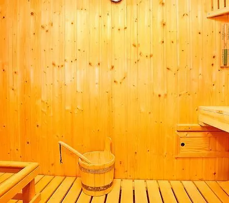 Three-bedroom Holiday In 8 * Strandby