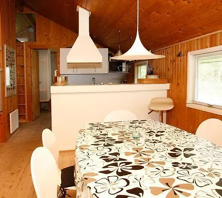 Semesterbostad Three-bedroom Holiday In 8
